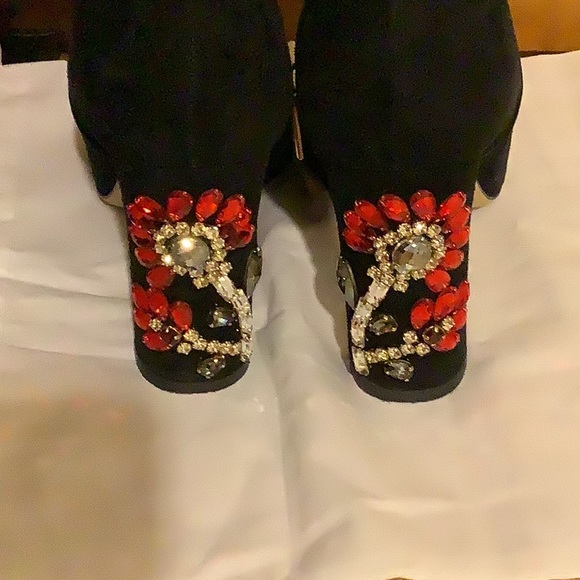 Dolce and Gabbana boots - Picture 6 of 16